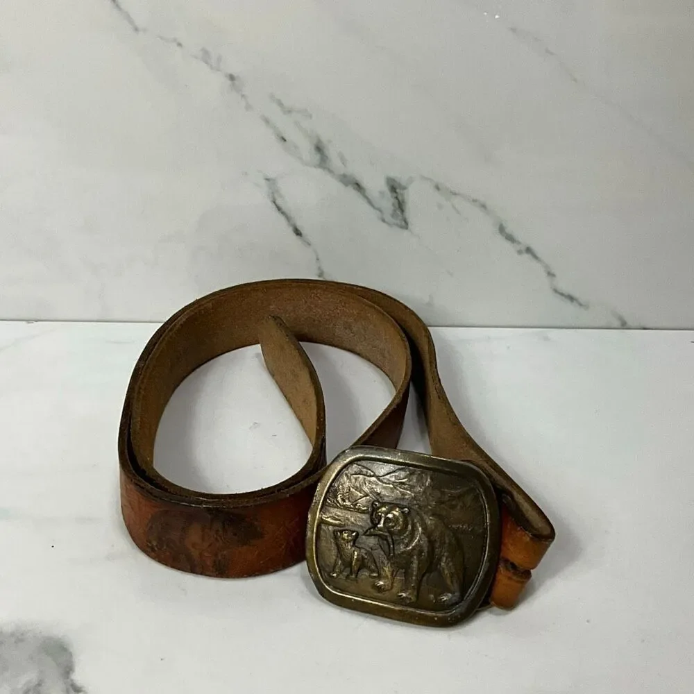VINTAGE 1976 INDIANA METAL CRAFT Bear Belt Buckle With Embossed Leather Belt